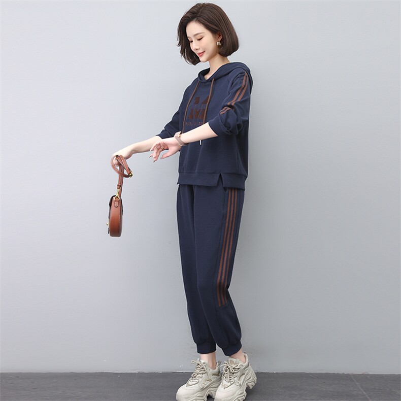 2024年春秋季新款连帽卫衣两件套中老年运动服套装,女装套装/套裙,忆绮罗