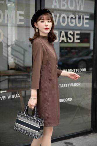 秋装新款上市：针织玻萝纹面料拼接连衣裙M一XXL，女装连衣裙，拉思维加丝