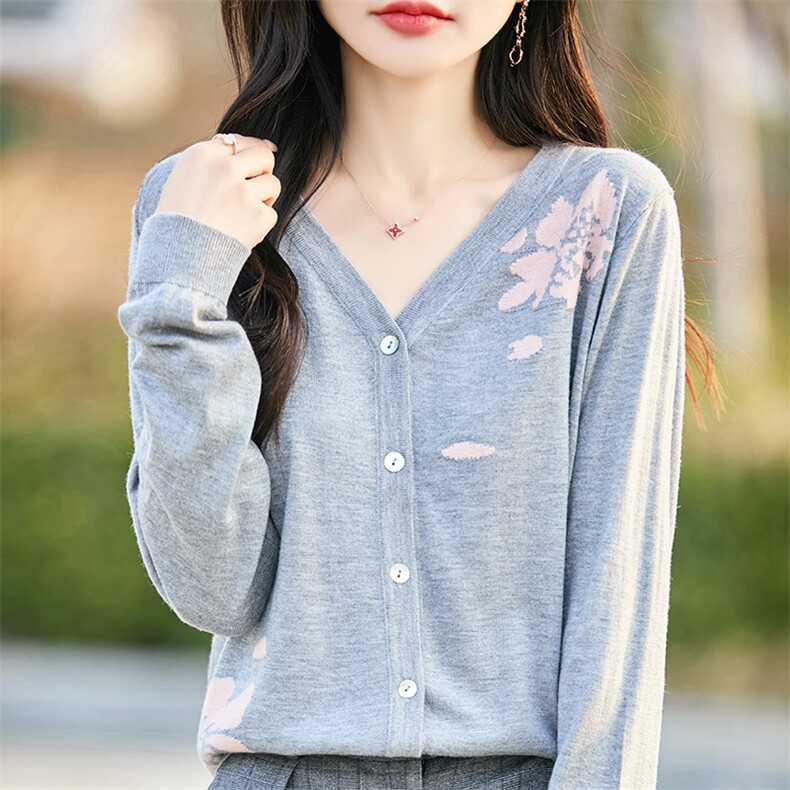 V领拼色精纺羊毛开衫女春秋玫瑰花长袖针织外套毛衣宽松休闲上衣,针织衫/毛衣,佰米娇羊绒