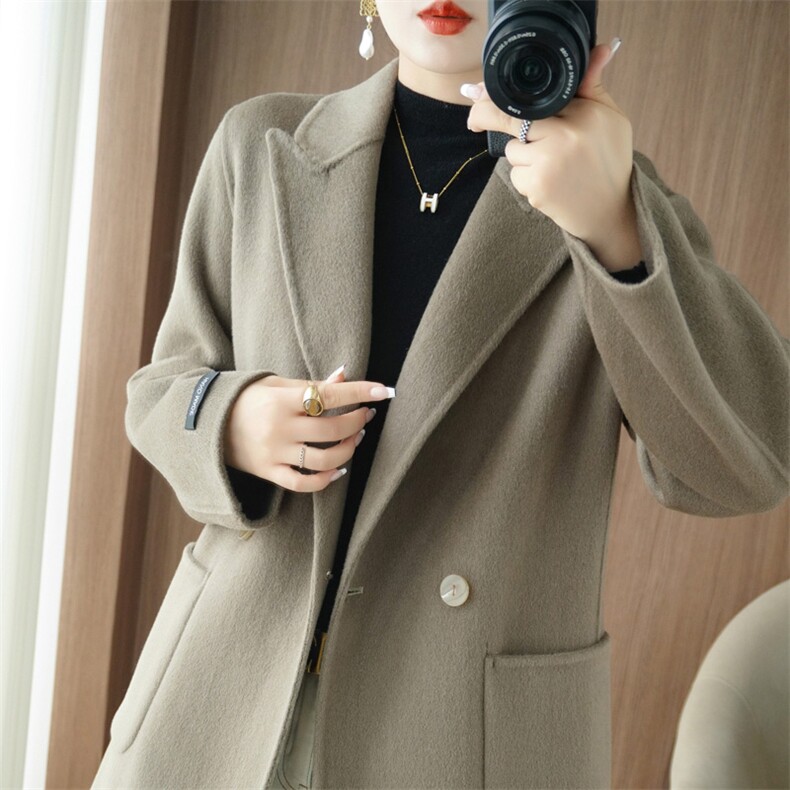 秋冬季羊毛时尚休闲经典V领两排一扣带口袋中款大衣，女装双面呢大衣，泰公羊绒