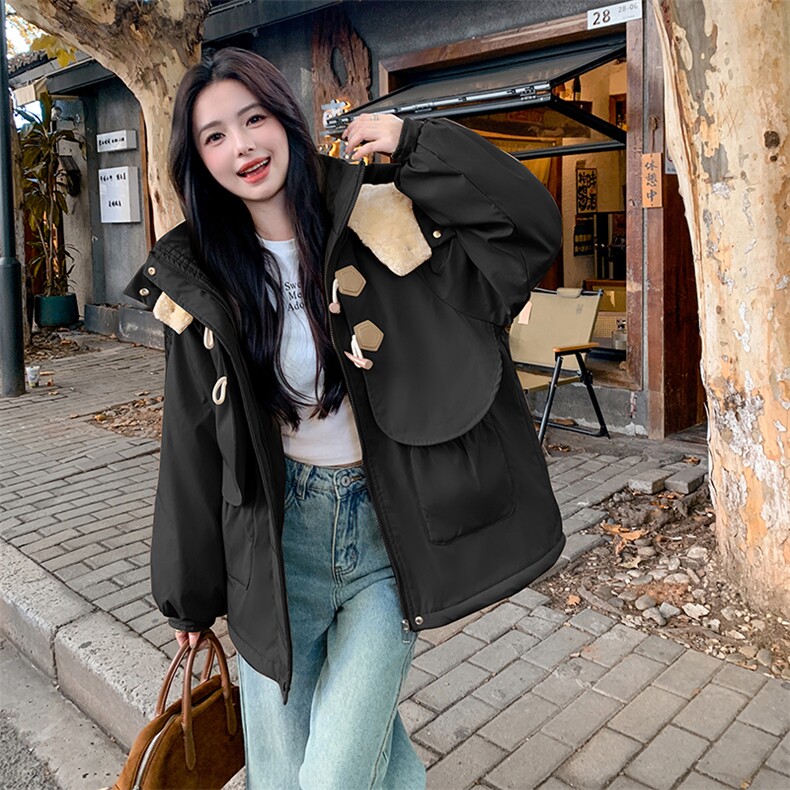 【设计】1C128-A34冬新牛角扣羊羔毛连帽棉服外套P190-K295,女装棉衣/棉服,2D148