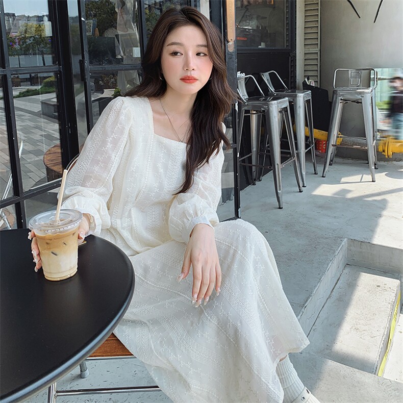 早秋长袖连衣裙女2025新款方领气质女神范温柔风米白色刺绣初恋裙,女装连衣裙,浙宝305