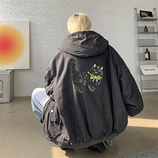 黑色