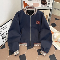 藏青色