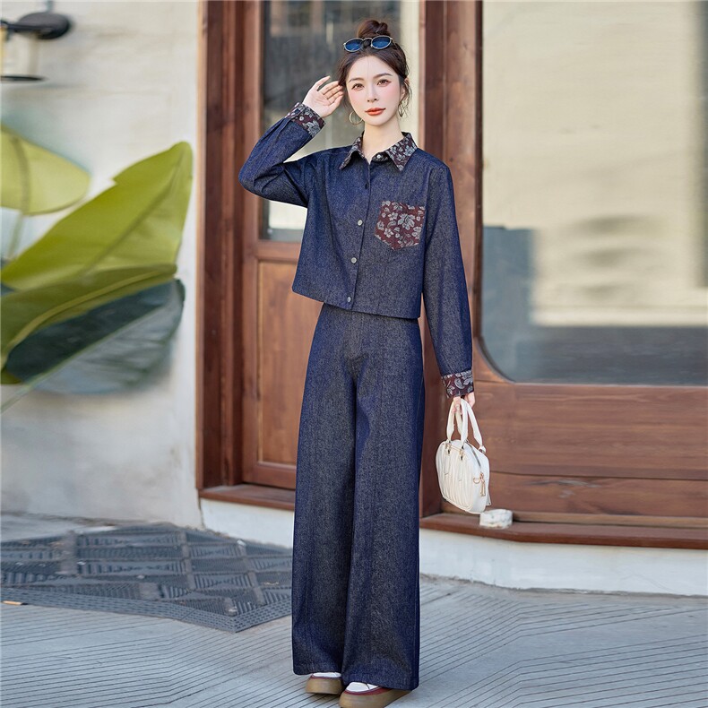 2025年秋季时尚百搭通勤简约时尚印花拼接牛仔套装，女装套装/套裙，魅影