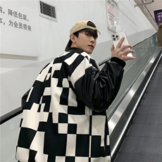 黑色
