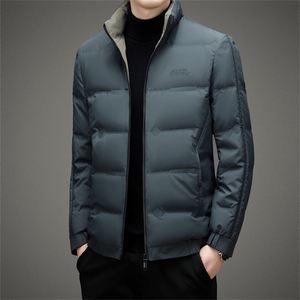 立领羽绒服保暖男装2023新款柔软轻保暖白鸭绒防寒服JZW2206-P215,品牌男装陈列搭配图片
