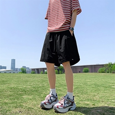 黑色