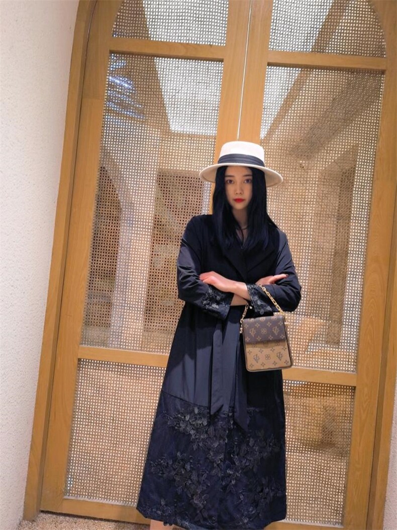 【现货】春季新品工艺面料风衣外套，女装风衣，得瑟空间