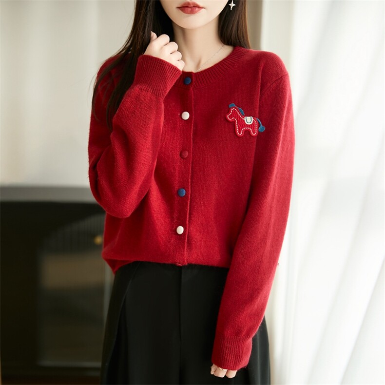 2026年秋季女通勤时尚百搭彩扣开衫,针织衫/毛衣,暖圣羊羊绒