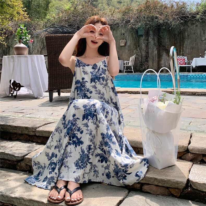 2025年夏季文艺复古植物花卉印花吊带裙可爱甜美,女装连衣裙,诺蝶