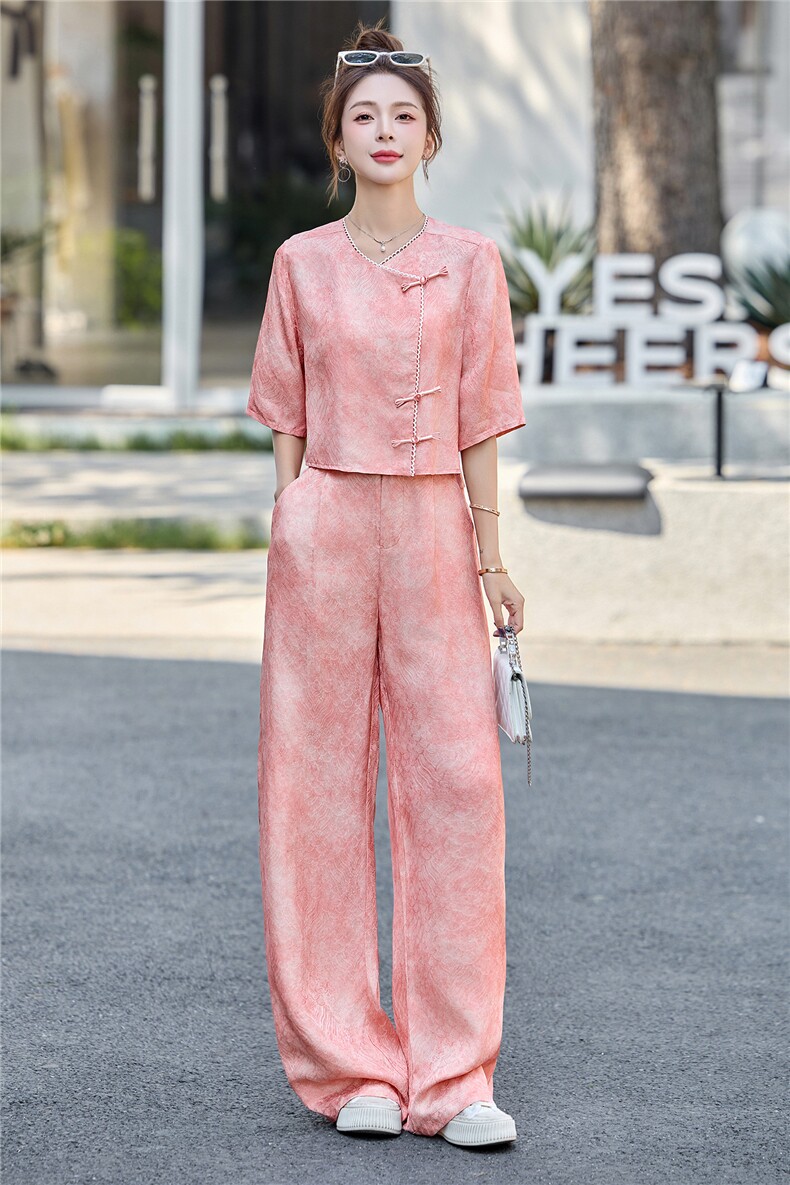 巨好看的年轻洋气套装女2025夏季新款民国风中式盘扣超火两件套裤,女装套装/套裙,伊仟回