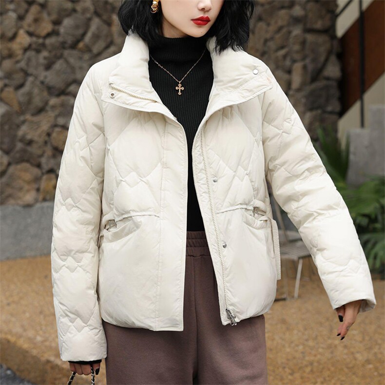 羽绒服女短款2024新款立领休闲时尚加厚小个子面包服白鸭绒外套潮，女装羽绒服，灵动羽绒服工厂