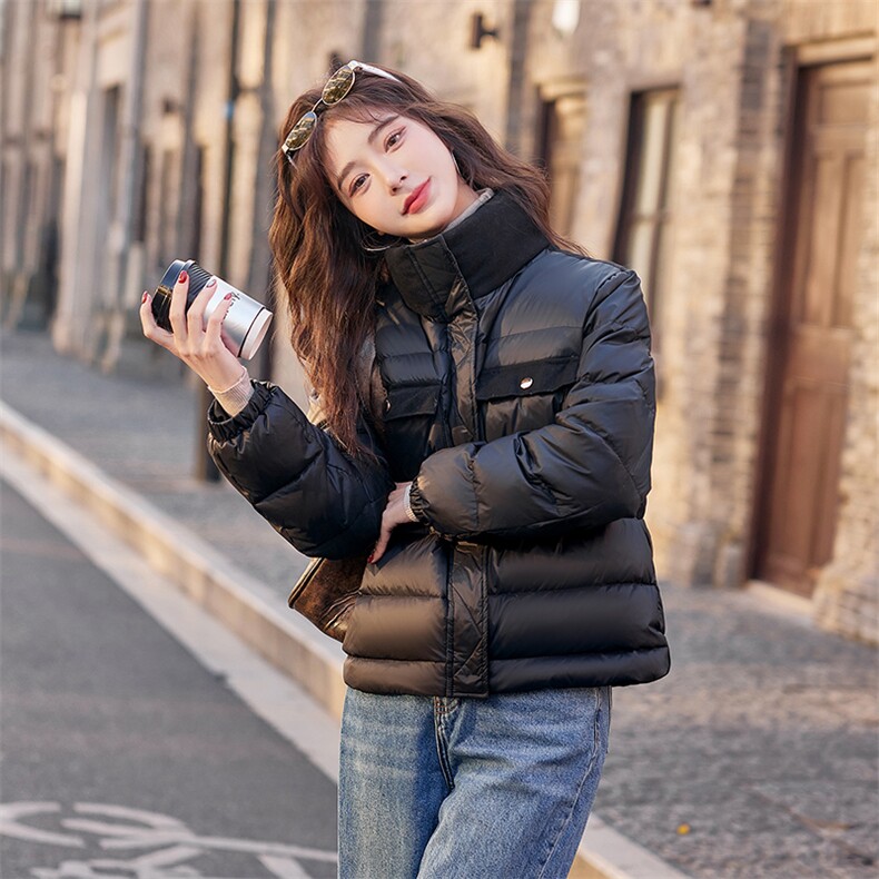 时尚黑色羽绒服女短款2023冬季新款小个子拼接立领白鸭绒保暖外套,女装羽绒服,姿衣坊