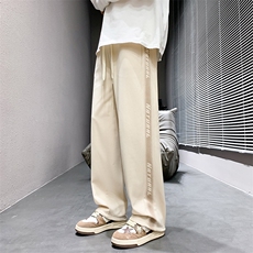 卡其色