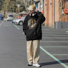 黑色