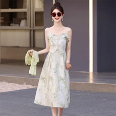 法式温柔碎花连衣裙套装女2025春夏新款时尚防晒开衫吊带裙两件套，女装连衣裙，意芙