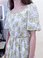 现货夏季新款盐缩肌理印花连衣裙，女装连衣裙，蘑小菇