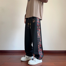 黑色