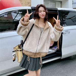 卡其色两面穿麂皮绒拼接外套女2025冬季日系加厚短款皮毛一体棉衣图片
