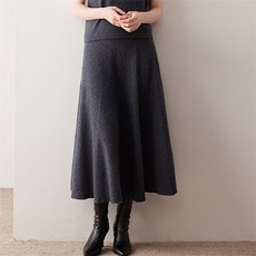 2025秋冬新款舒适百搭简约软糯时尚乱麻大伞裙，女装半身裙，尚达羊绒