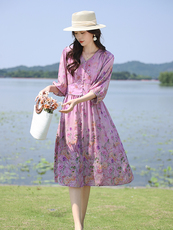 高端时尚小香风V领碎花雪纺连衣裙女2025夏季新款宽松显瘦A字裙潮，女装连衣裙，凝聚力