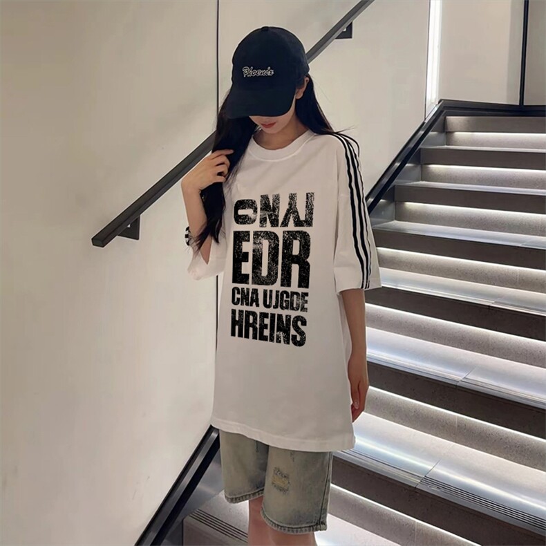 抖音得物高品质二开240克宽松纯棉美式潮牌三条杠织带短袖T恤图片