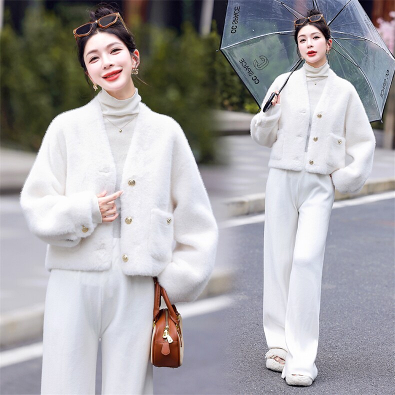 现货新款皮毛一体外套女短款小个子冬季2025新款加厚保暖仿皮草,女装棉衣/棉服,意芙