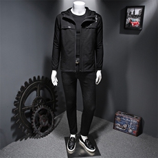 黑色