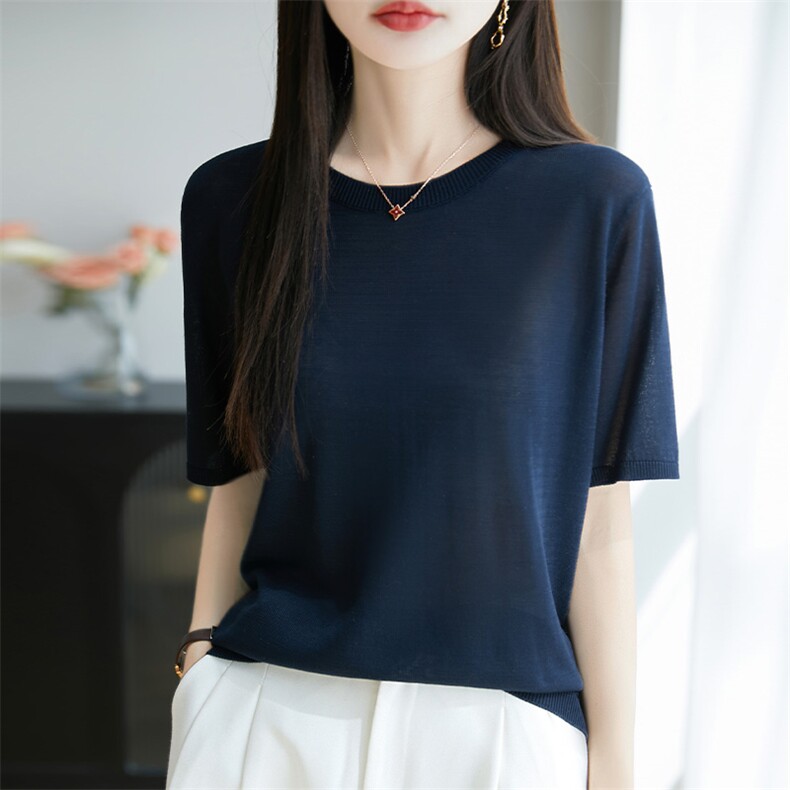 2025年秋季修身型圆领不连帽短袖纯色休闲风短袖时尚百搭,女装T恤,鑫萬耀羊绒
