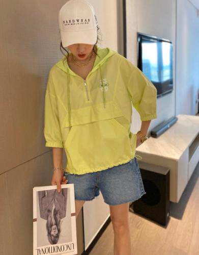 【现货】夏季新款糖果色印花连帽抽绳设计潮款防晒卫衣，女装卫衣/绒衫，微迪菲