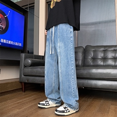 深蓝色