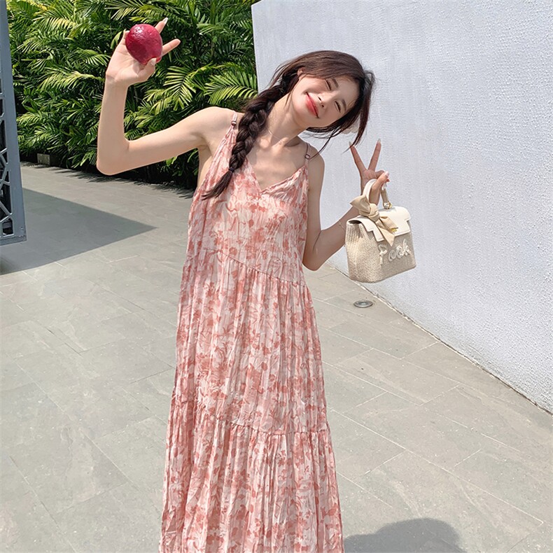 法式温柔粉色碎花吊带连衣裙女2025夏季新款度假风v领显瘦长裙,女装连衣裙,2C030