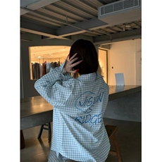 蓝色