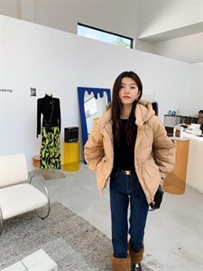 朵缇羽绒服图片