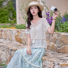2025年夏季新款女气质优雅时尚波西米亚风遮肉两件套装连衣裙，女装连衣裙，奋斗女王