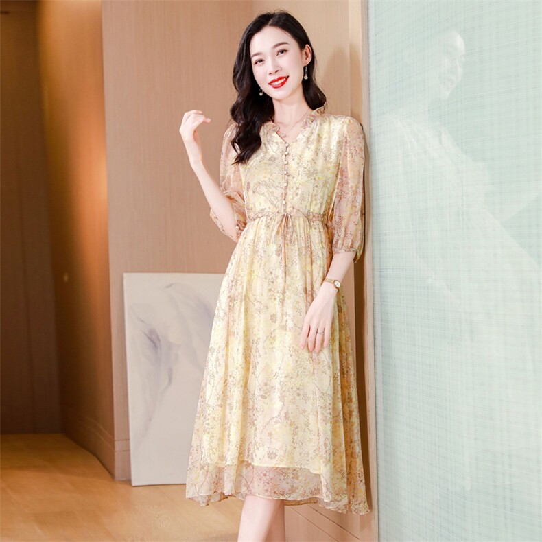真丝连衣裙女2025夏季新款V领碎花温柔气质设计感桑蚕丝别致长裙,女装连衣裙,阿舍尔精品