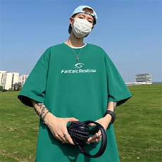 墨绿色