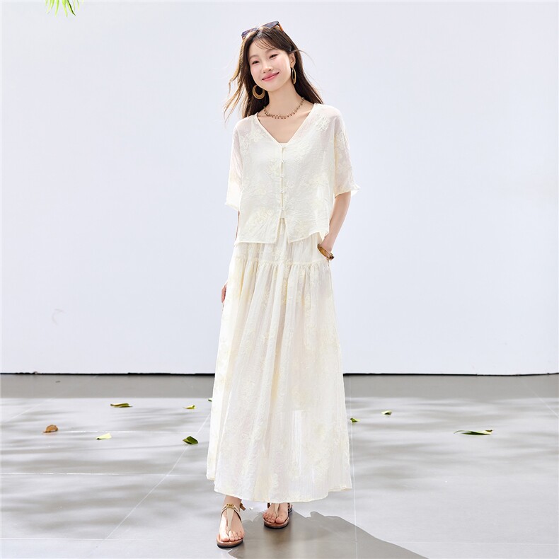 夏季新款现货！2026休闲风宽松版重工刺绣上衣+刺绣大摆半裙套装,女装套装/套裙,宝儿家
