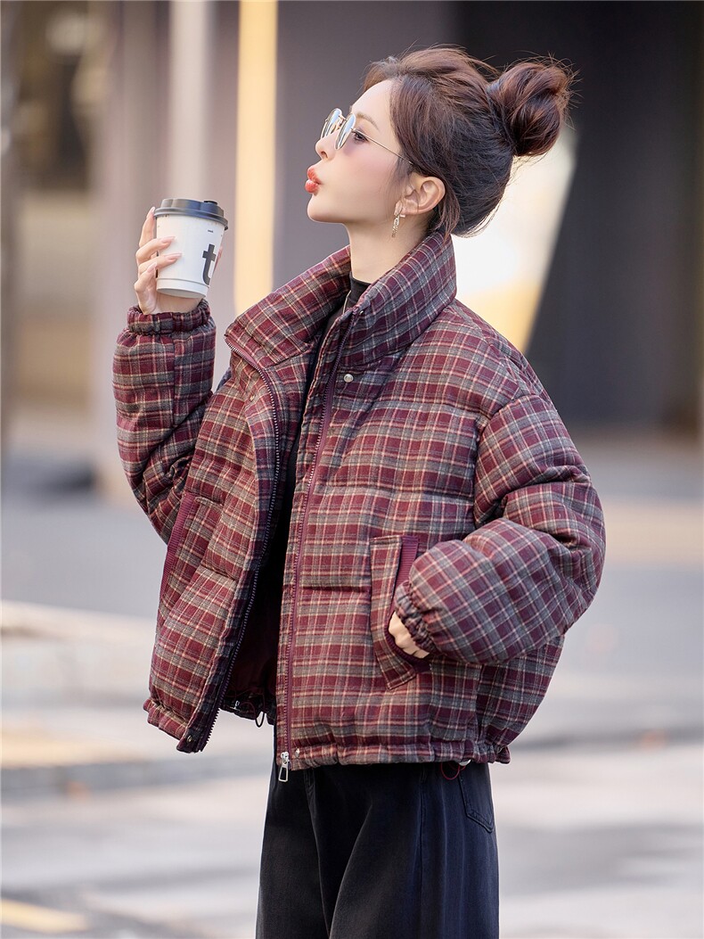 2025冬新款格纹立领短款白鸭绒羽绒服女,女装羽绒服,余墨