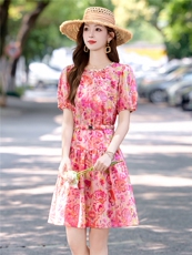 洋气粉色印花连衣裙女2025夏新款小个子收腰显瘦气质减龄A字裙子，女装连衣裙，依如秀(原杭风阁)