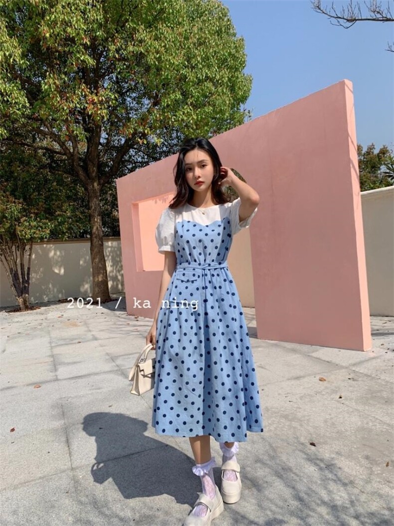 夏装～波点连衣裙搭配包包，女装连衣裙，咔柠