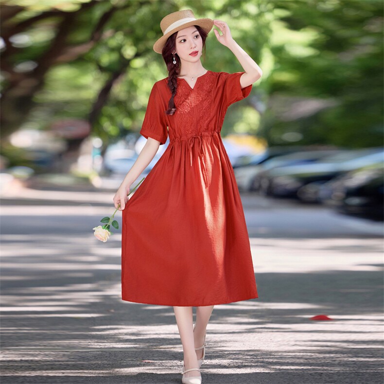 高级感红色刺绣连衣裙女2025夏季新款优雅气质减龄天丝麻休闲裙子,女装连衣裙,魅影