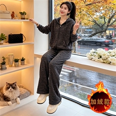 女秋冬季欧货时尚条纹休闲复古连帽开衫上衣宽松软糯直筒长裤套装，女装套装/套裙，江南
