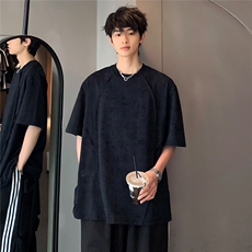 黑色