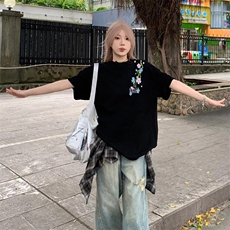 黑色