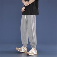 深灰色