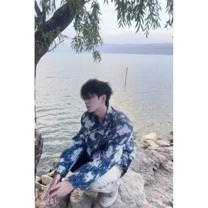 渐变扎染巴洛克外套男潮高级感痞帅韩系风格穿搭翻领垫肩短款夹克图片