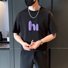 黑色