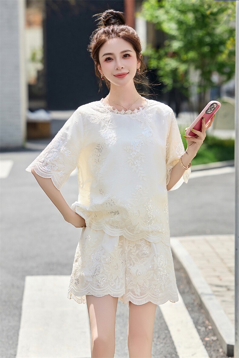 2025夏日穿搭一整套小个子气质显瘦高级感蕾丝刺绣短裤两件套装,女装套装/套裙,妙形